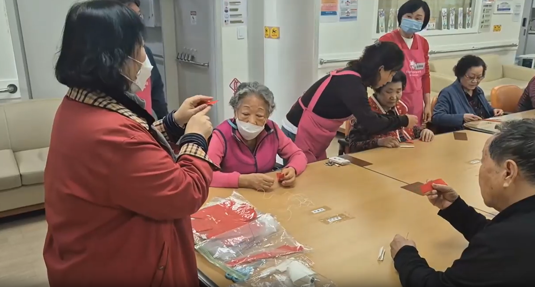 역촌데이케어센터, ‘나만의 손가방 만들기’ 토탈공예 프로그램 실시